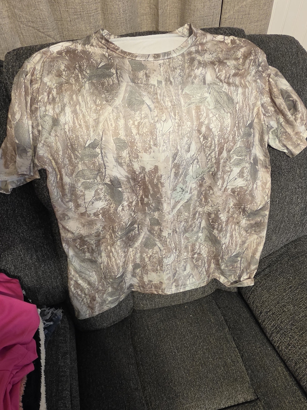 SHEIN Brown and Cream Leaf-Print Short Sleeve Tee